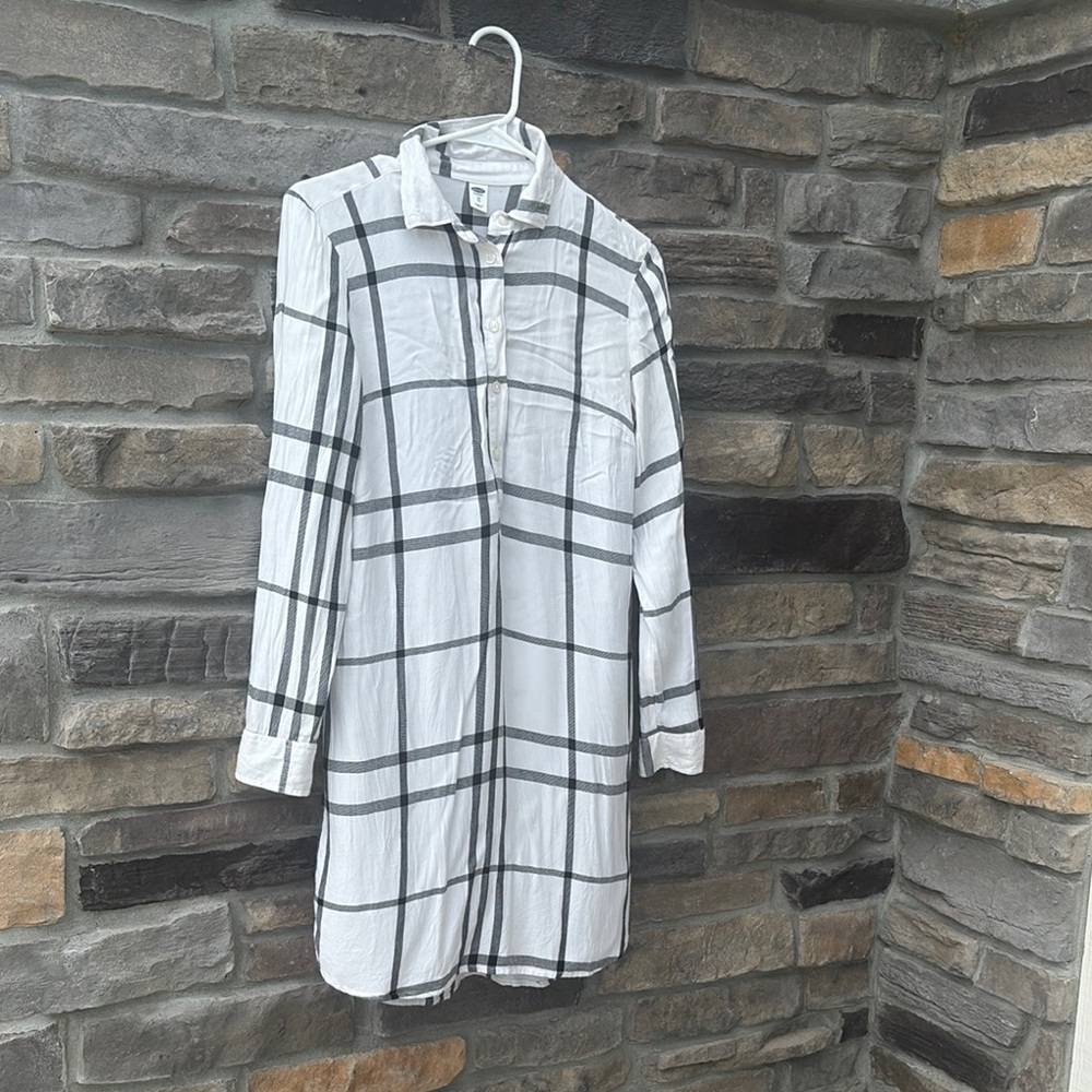 White and Black Plaid Long Sleeve Shirt Dress